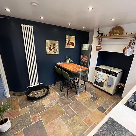 Wolf Hollow, Sleeps 4 Plus 2, Buxton Town Centre Exteriér fotografie